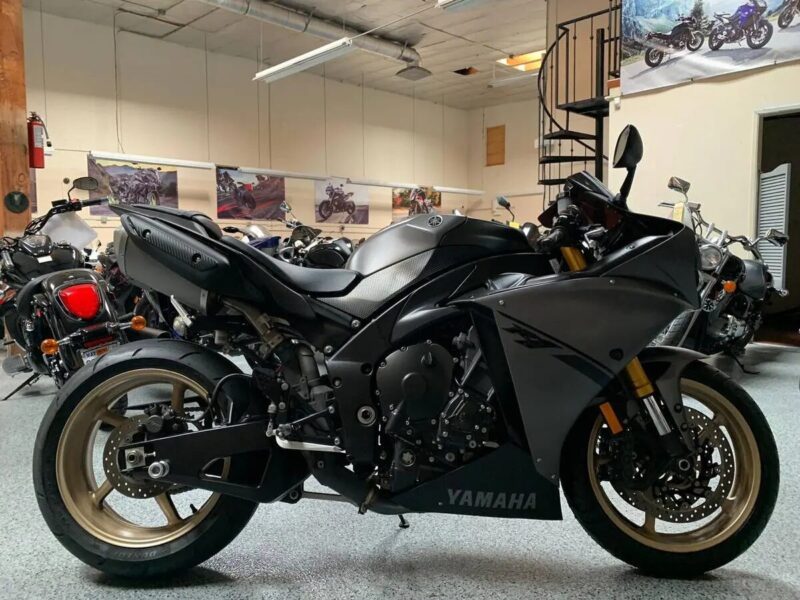 2014 Yamaha R1 Crossplane