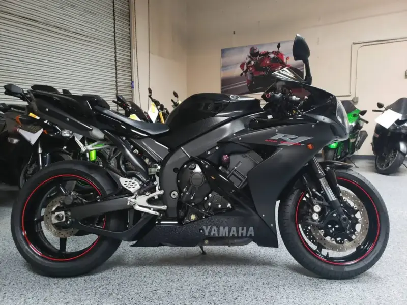 2006 Yamaha R1 RAVEN