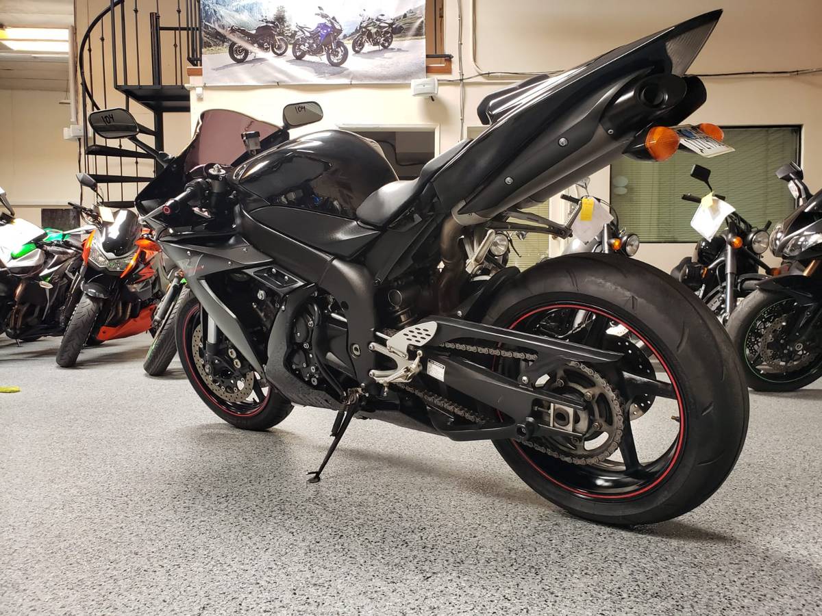 2006 Yamaha R1 RAVEN - AK MotorsAK Motors
