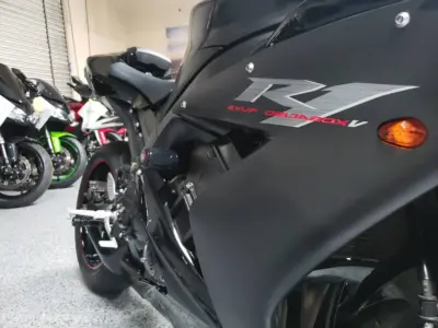 2006 Yamaha R1 RAVEN