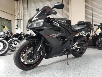 2006 Yamaha R1 RAVEN