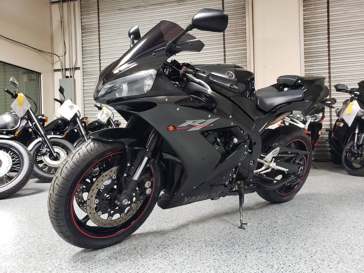 2006 Yamaha R1 RAVEN - 22000 Miles | AK Motors