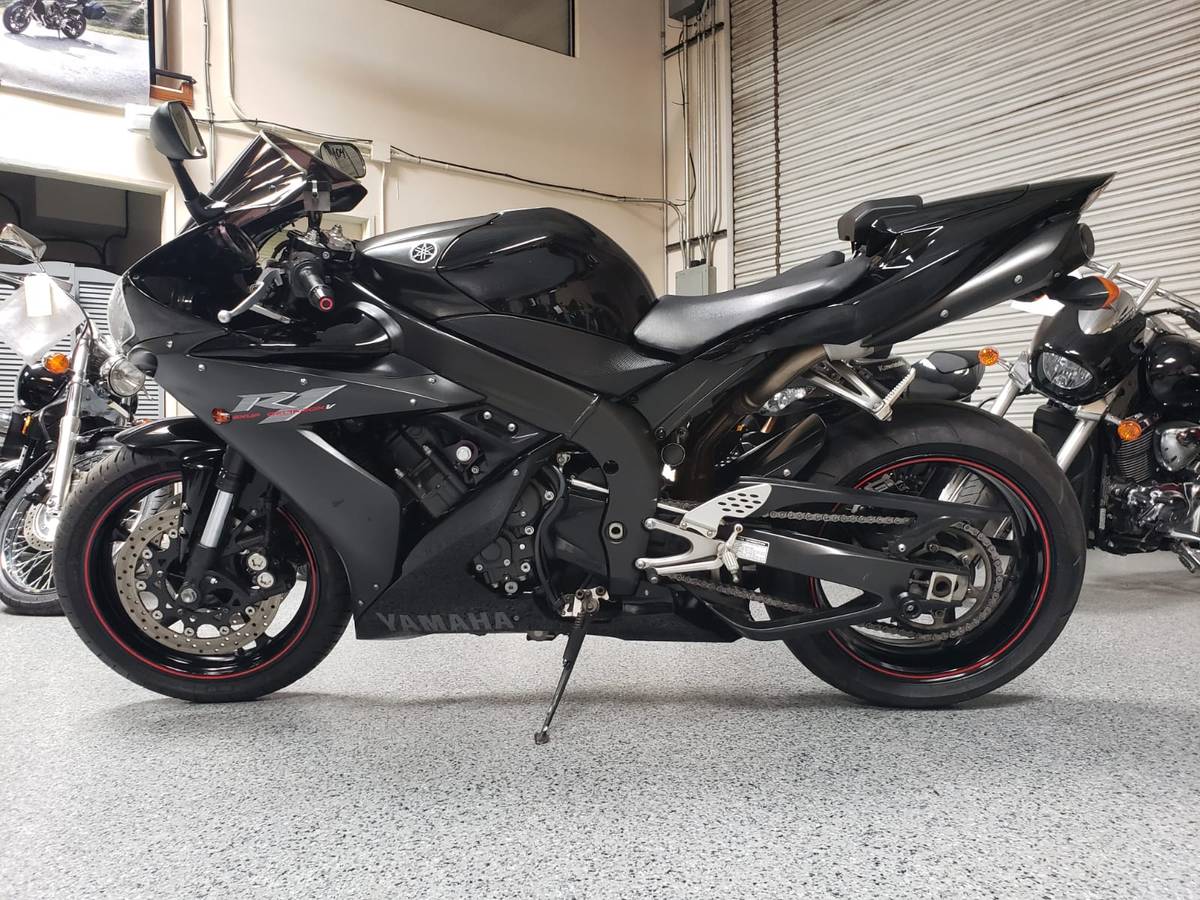 2006 Yamaha R1 RAVEN - 22000 Miles | AK Motors