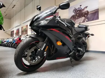 2015 Yamaha R6 RAVEN
