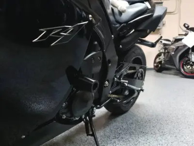 2011 Yamaha R1 Crossplane Raven