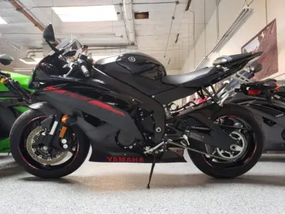 2015 Yamaha R6 RAVEN