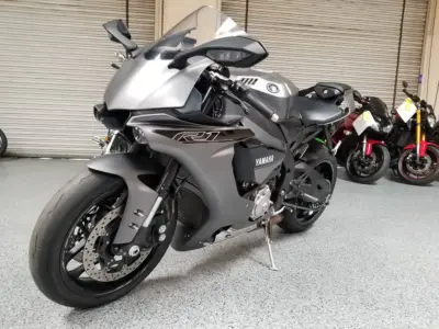 2016 Yamaha R1