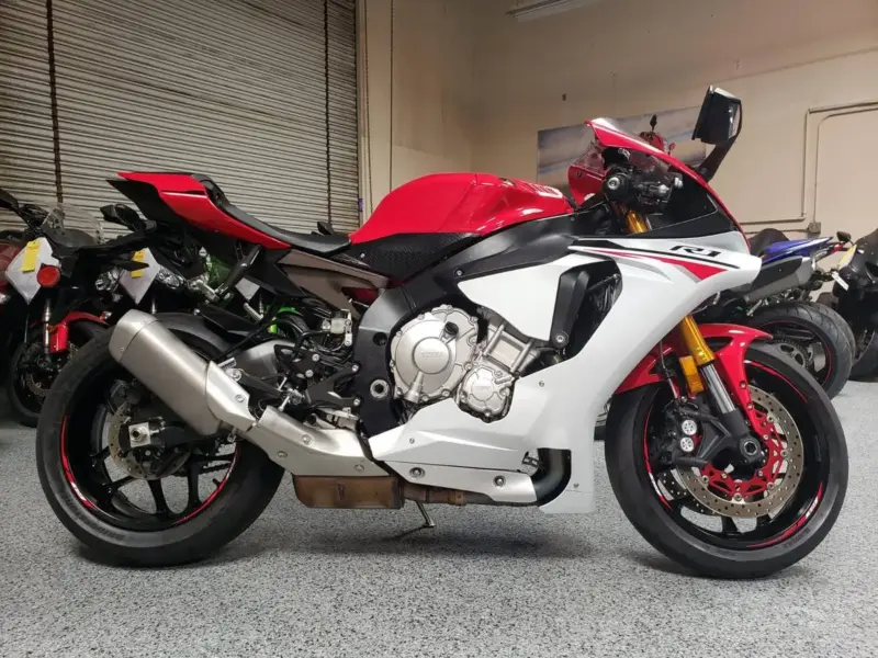 2015 Yamaha R1