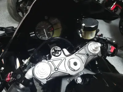 2011 Yamaha R1 Crossplane Raven