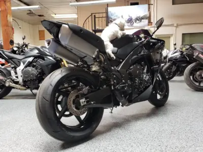 2011 Yamaha R1 Crossplane Raven
