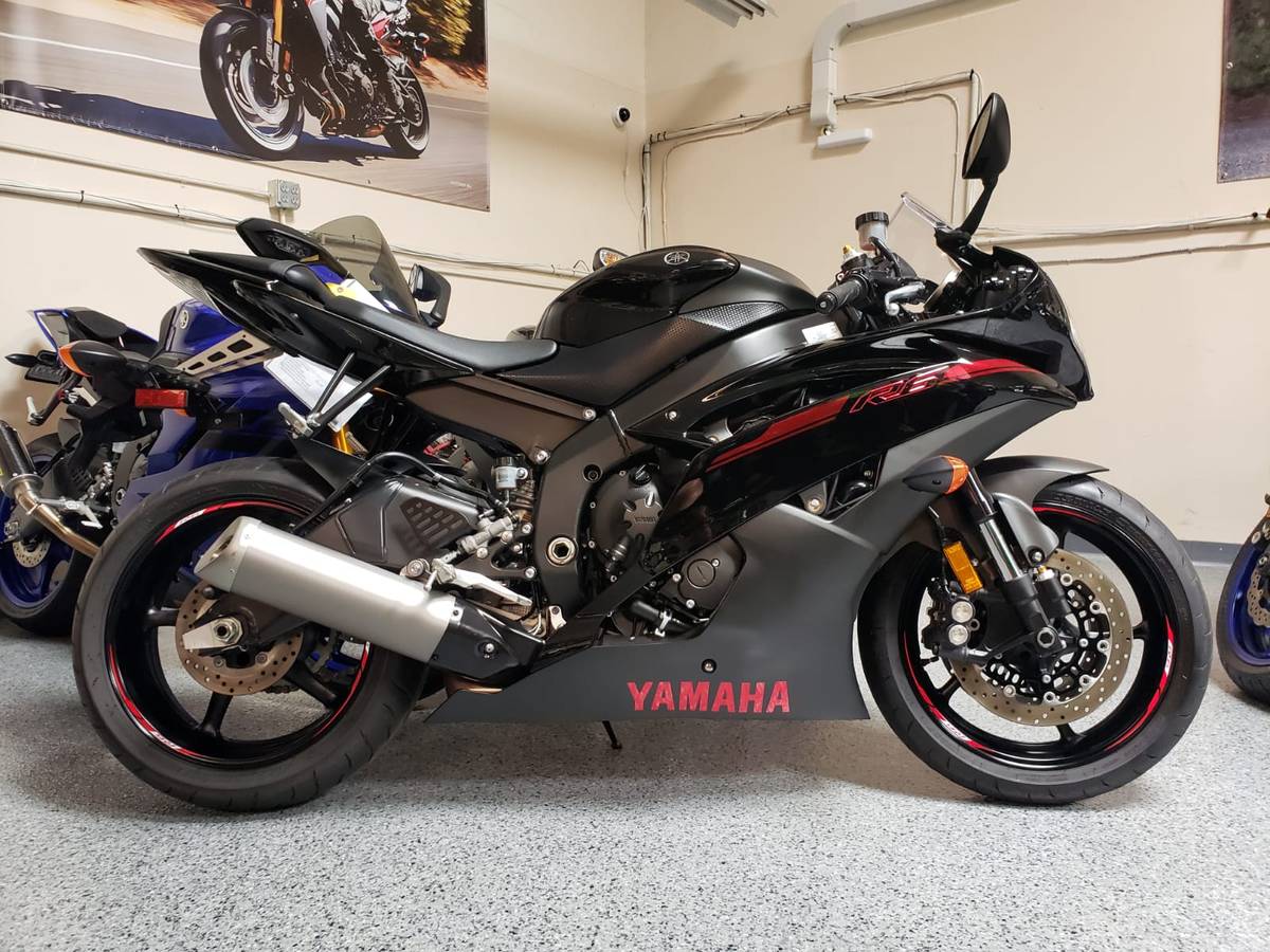 2015 Yamaha R6 RAVEN - 7500 Miles | AK Motors