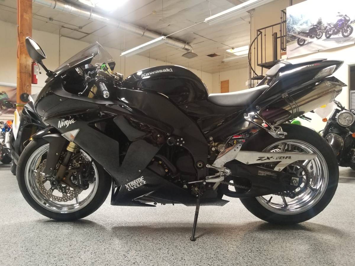 2006 Kawasaki Ninja ZX10R - AK Motors