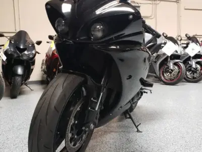 2011 Yamaha R1 Crossplane Raven