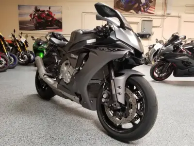 2016 Yamaha R1