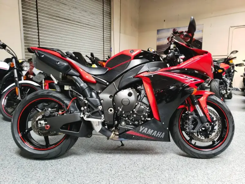 2013 Yamaha R1 Crossplane