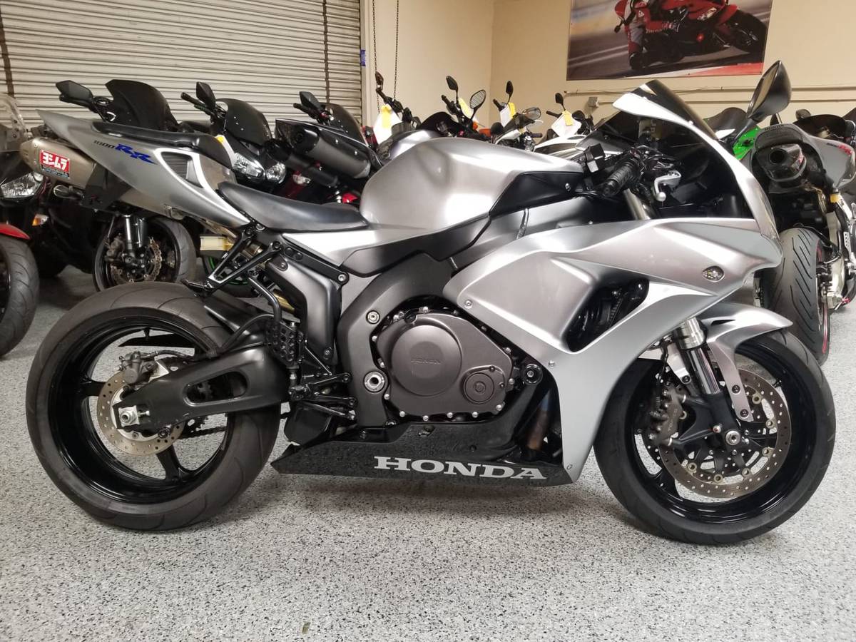 Honda cbr1000rr 2007 характеристики