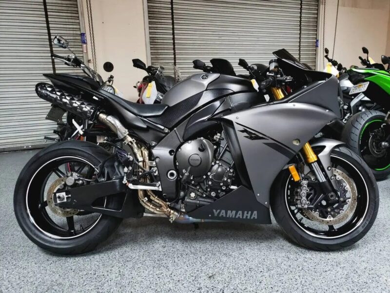 2013 Yamaha R1 Crossplane