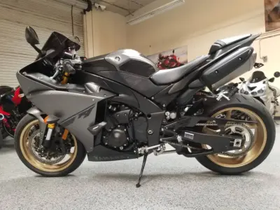 2014 Yamaha R1 Crossplane