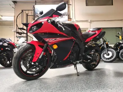 2013 Yamaha R1 Crossplane