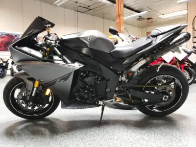 2013 Yamaha R1 Crossplane