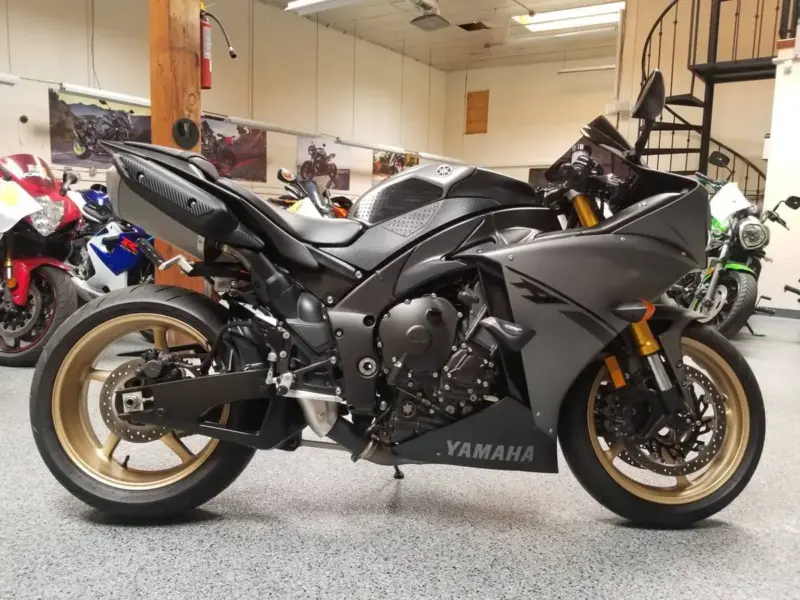 2014 Yamaha R1 Crossplane