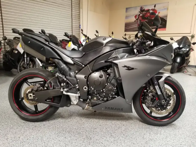 2013 Yamaha R1 Crossplane