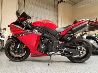 2014 Yamaha R1 Crossplane