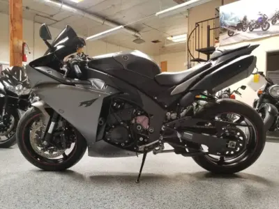 2013 Yamaha R1 Crossplane