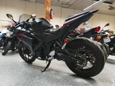 2017 Yamaha R3