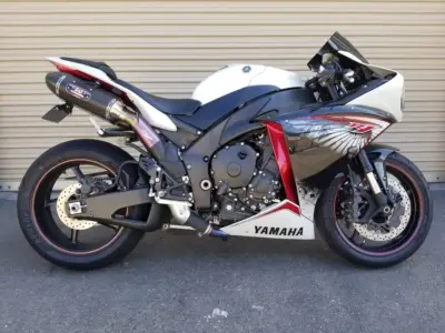 2012 Yamaha R1 Raven Edition