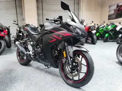 2017 Yamaha R3