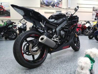 2015 Yamaha R6 RAVEN (300 miles)