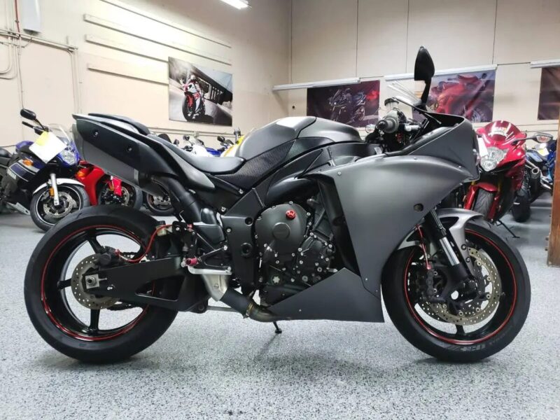 2013 Yamaha R1 Crossplane