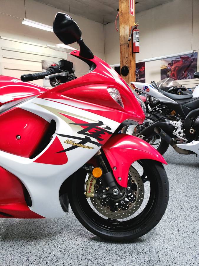 2014 Suzuki Hayabusa GSX1300R - 16000 Miles | AK Motors