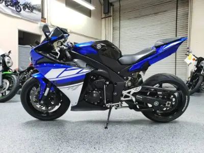 2011 Yamaha R1 Crossplane