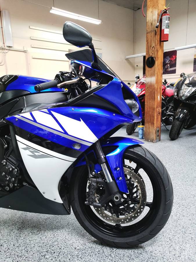 2011 Yamaha R1 Crossplane - AK Motors