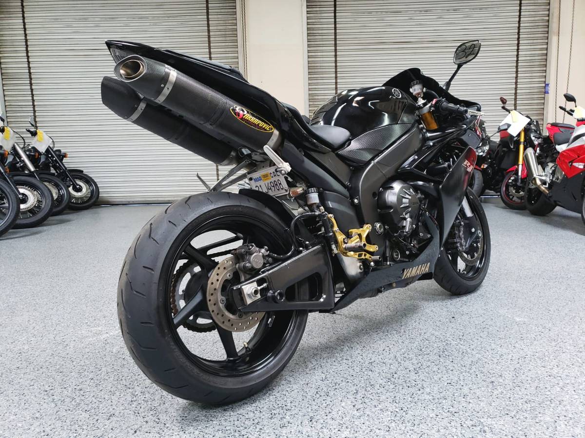 2008 Yamaha R1 RAVEN 11000 Miles AK Motors