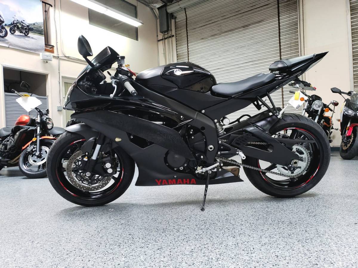 2015 Yamaha R6 RAVEN - 2000 Miles | AK Motors