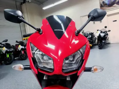 2015 Honda CBR300R