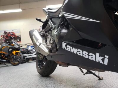 2017 KAWASAKI NINJA 300 WINTER EDITION ABS
