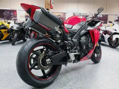 2014 Yamaha R1 Crossplane