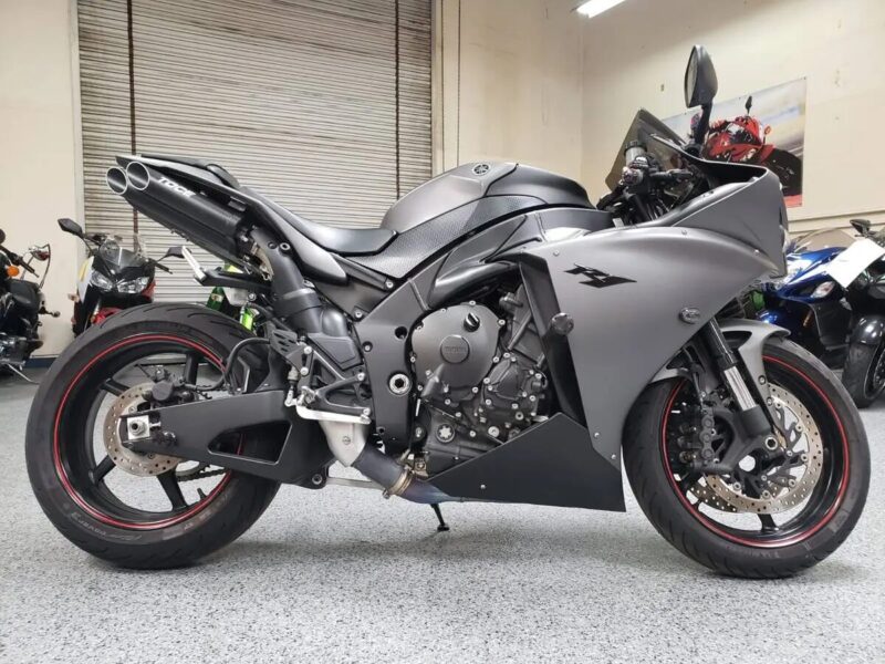 2013 Yamaha R1 Crossplane