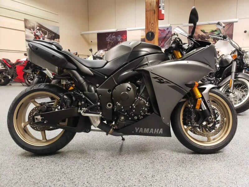 2014 Yamaha R1 Crossplane