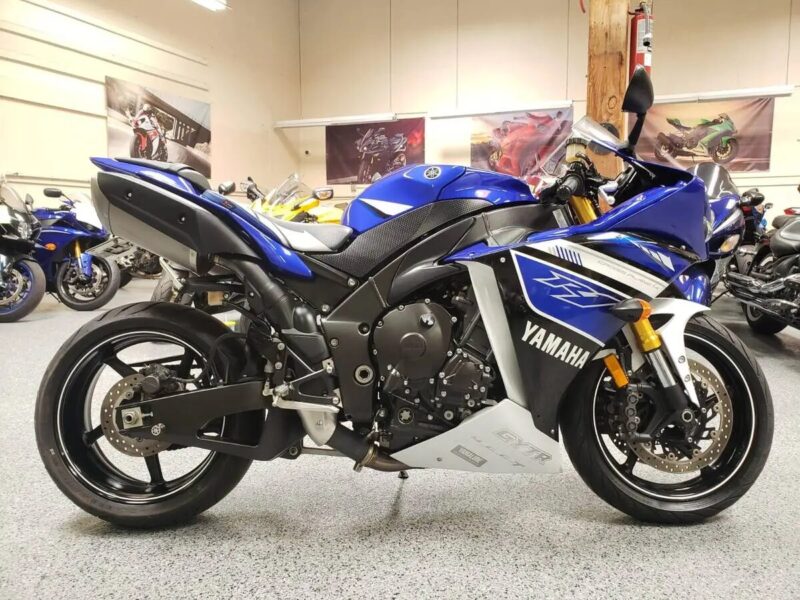 2013 Yamaha R1 Crossplane
