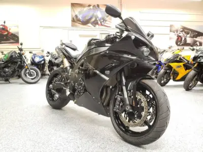 2012 Yamaha R1 RAVEN