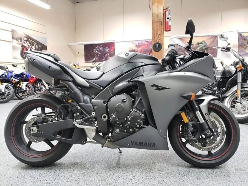 2013 Yamaha R1 Crossplane