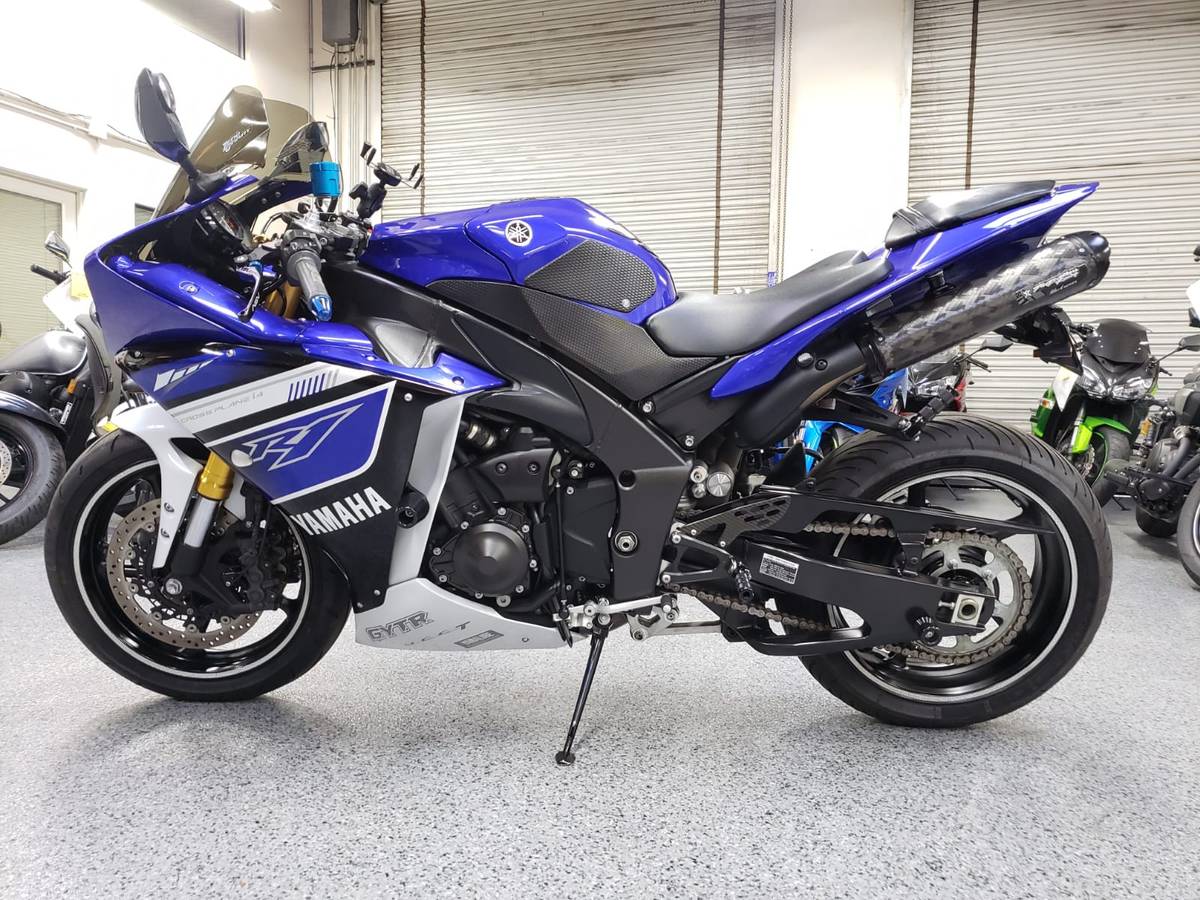 2013 Yamaha R1 Crossplane - AK Motors