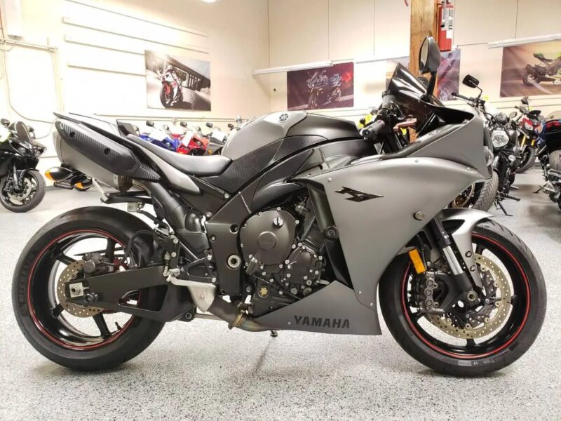 2013 Yamaha R1 Crossplane