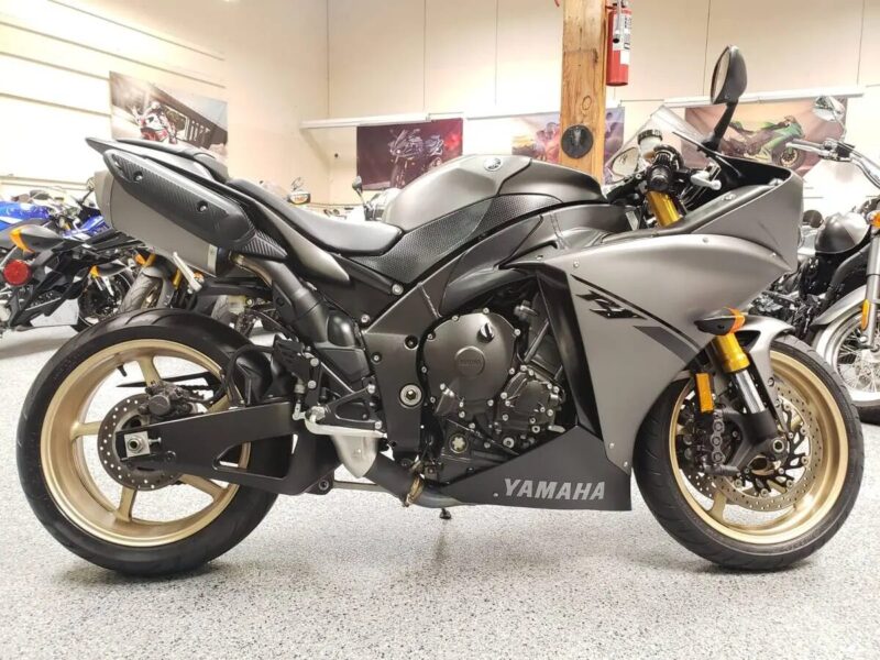 2014 Yamaha R1 Crossplane