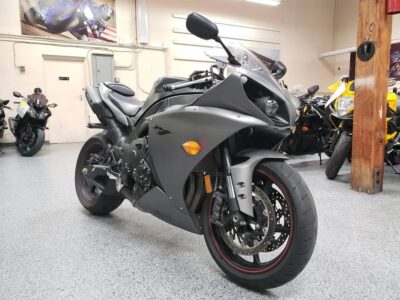 2013 Yamaha R1 Crossplane